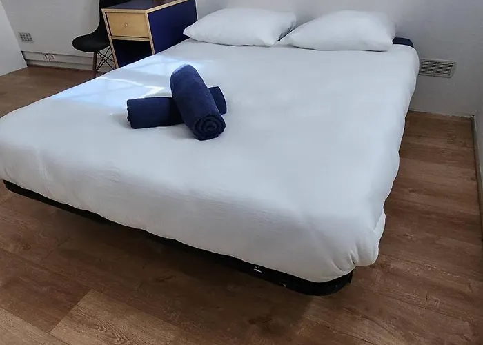 Authentic Toulousain - T4 - Hypercentre - Near Train Station Apartment *